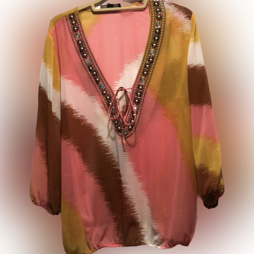 International concepts jeweled top. XL